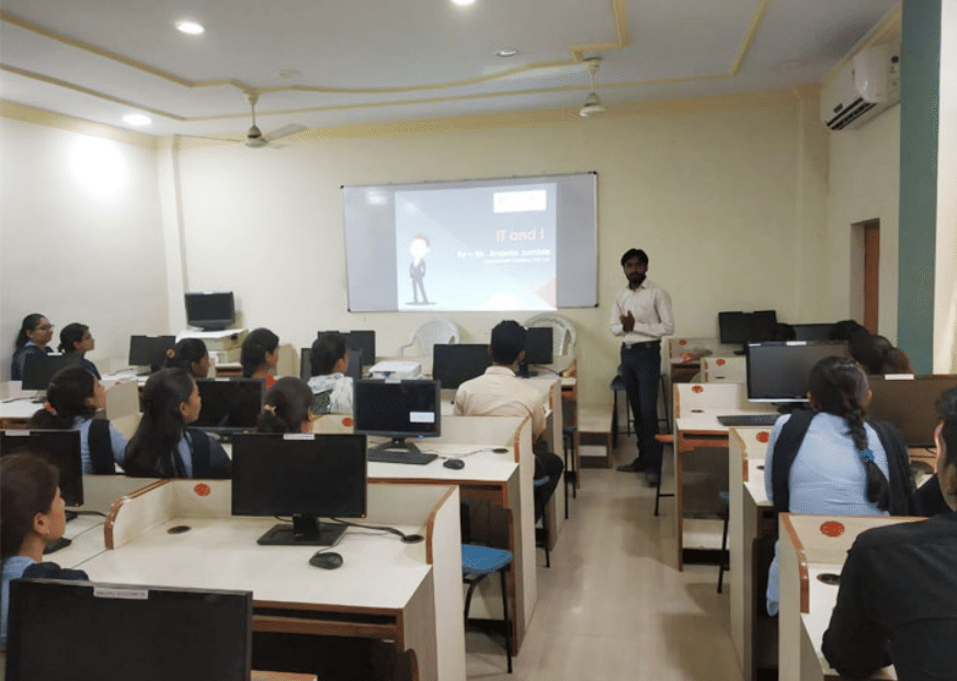 Bharatiya Mahavidyalaya Amravati Classroom photo 2